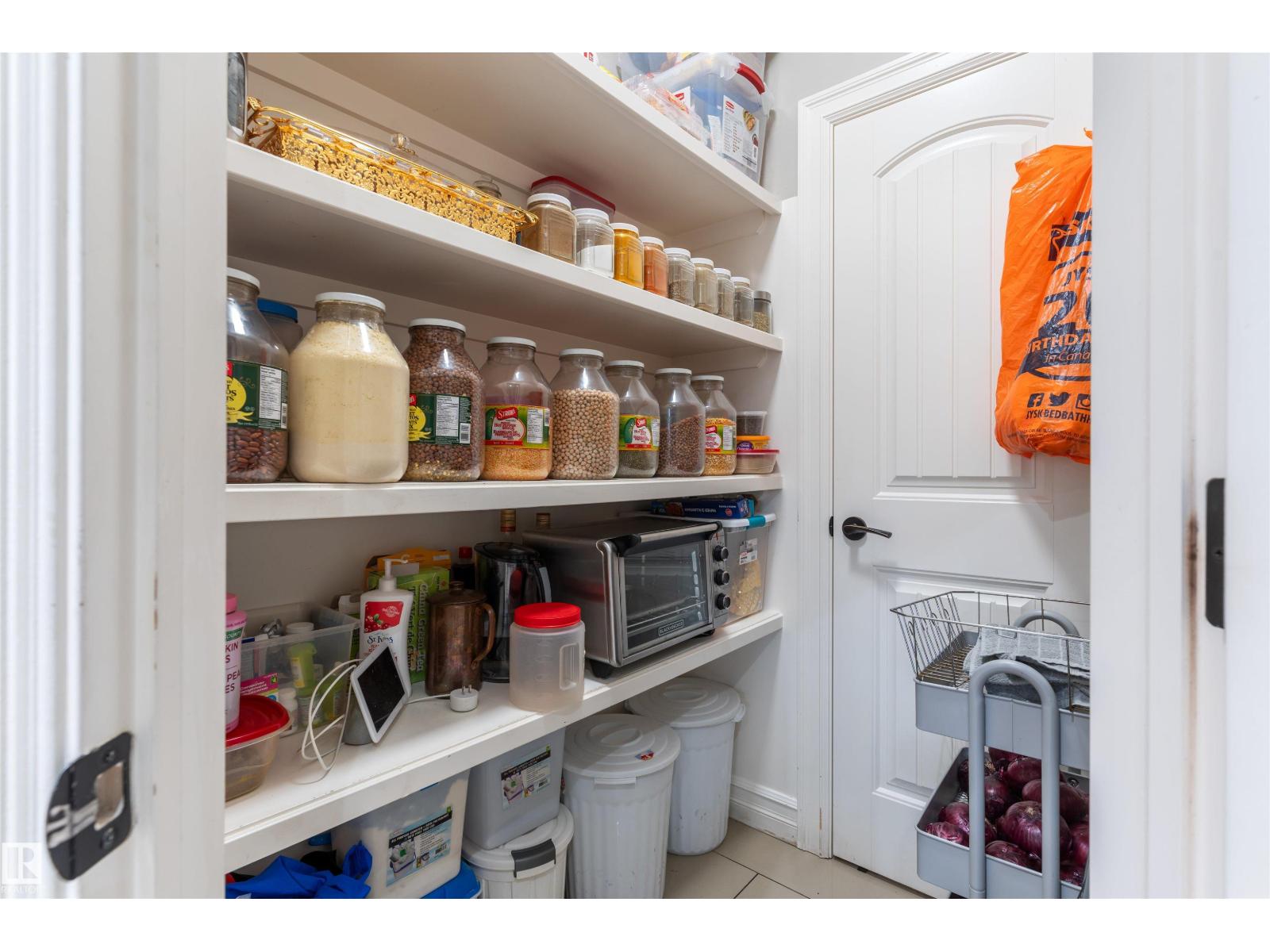 Photo 18 of 1128 33 A St Nw, Edmonton AB