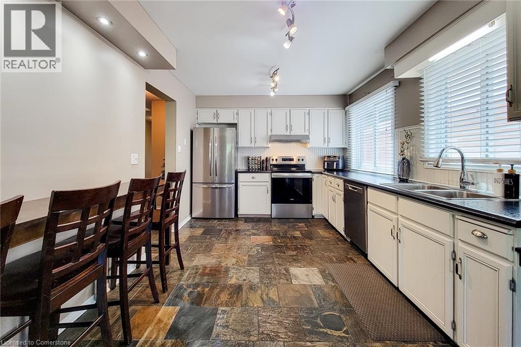 Photo 12 of 76 Baxter Crescent, Thorold ON