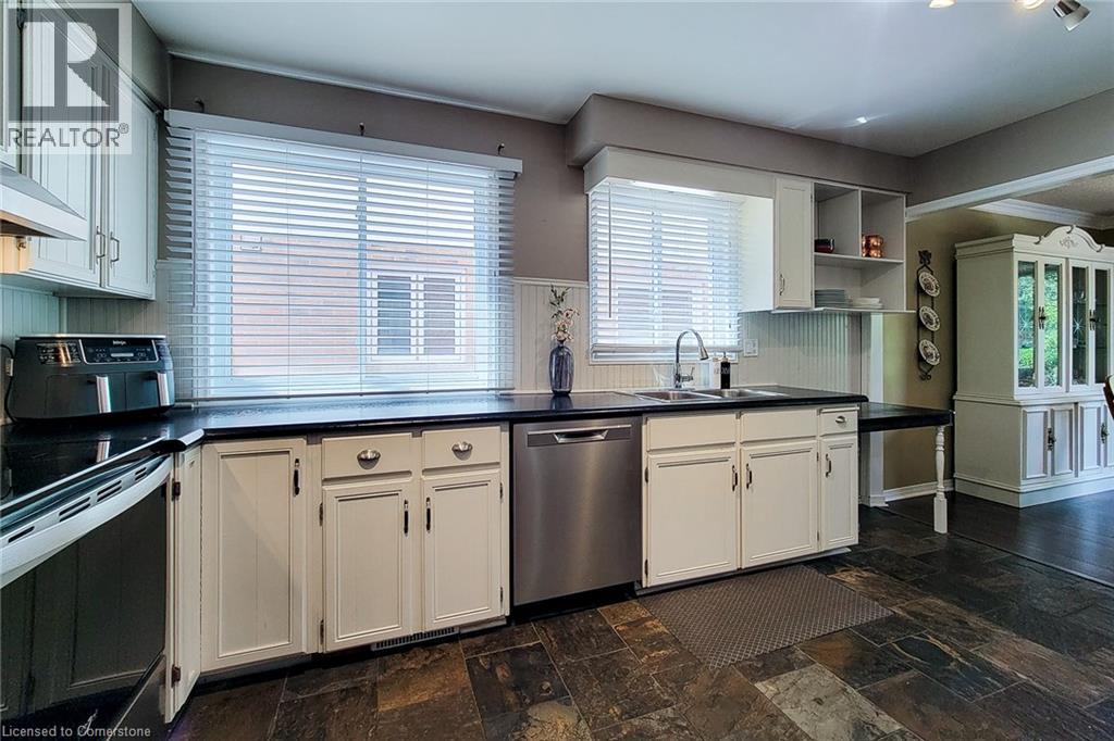 Photo 11 of 76 Baxter Crescent, Thorold ON