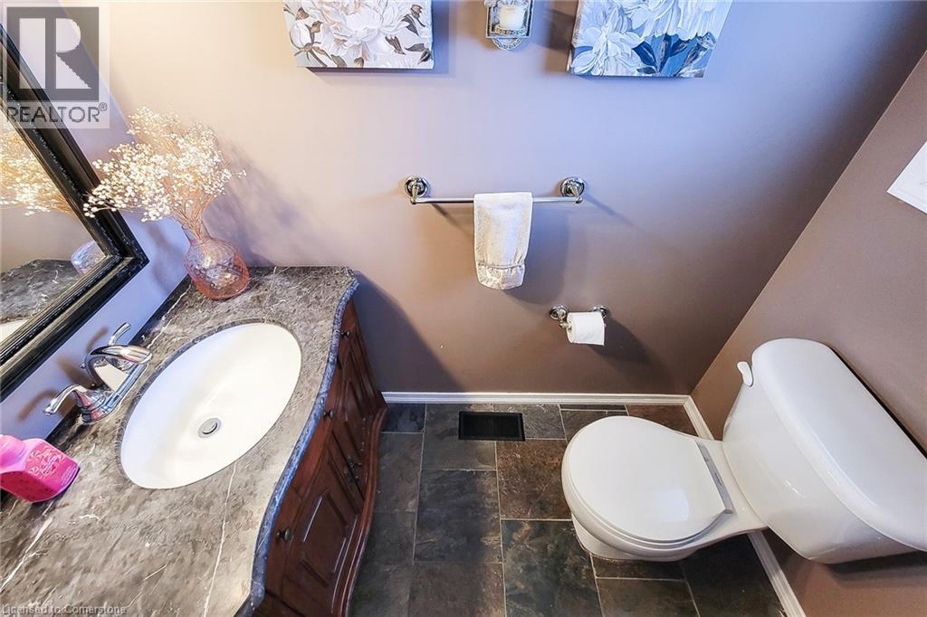 Photo 22 of 76 Baxter Crescent, Thorold ON