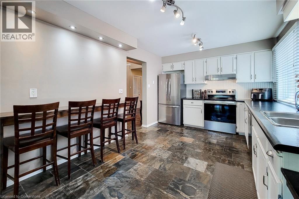 Photo 15 of 76 Baxter Crescent, Thorold ON