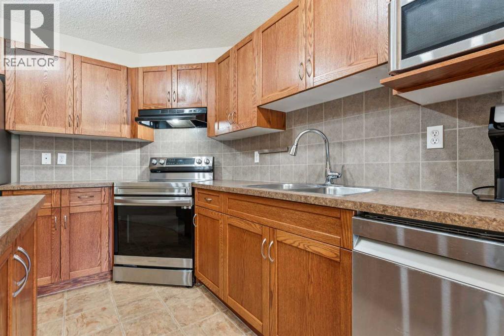 Photo 10 of 240 371 Marina Drive, Chestermere AB
