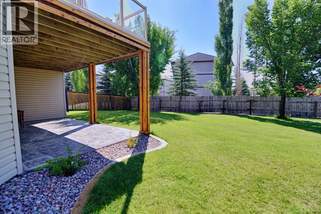 Single Family House Bi-level for Sale in  Mt Sunburst Place W Sunridge Lethbridge 