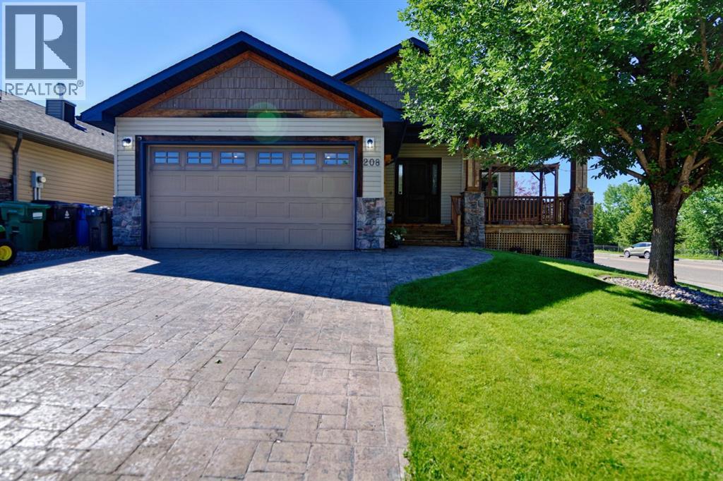 208 Mt Sunburst Place W, Lethbridge, Alberta