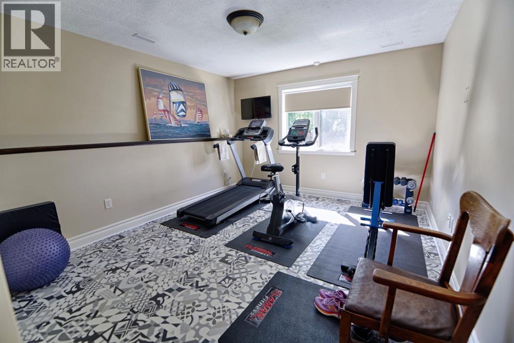 Single Family House Bi-level for Sale in  Mt Sunburst Place W Sunridge Lethbridge 