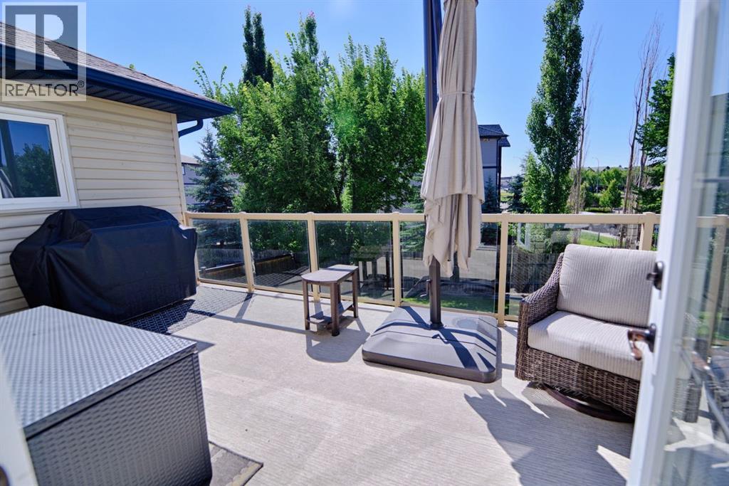 Single Family House Bi-level for Sale in  Mt Sunburst Place W Sunridge Lethbridge 