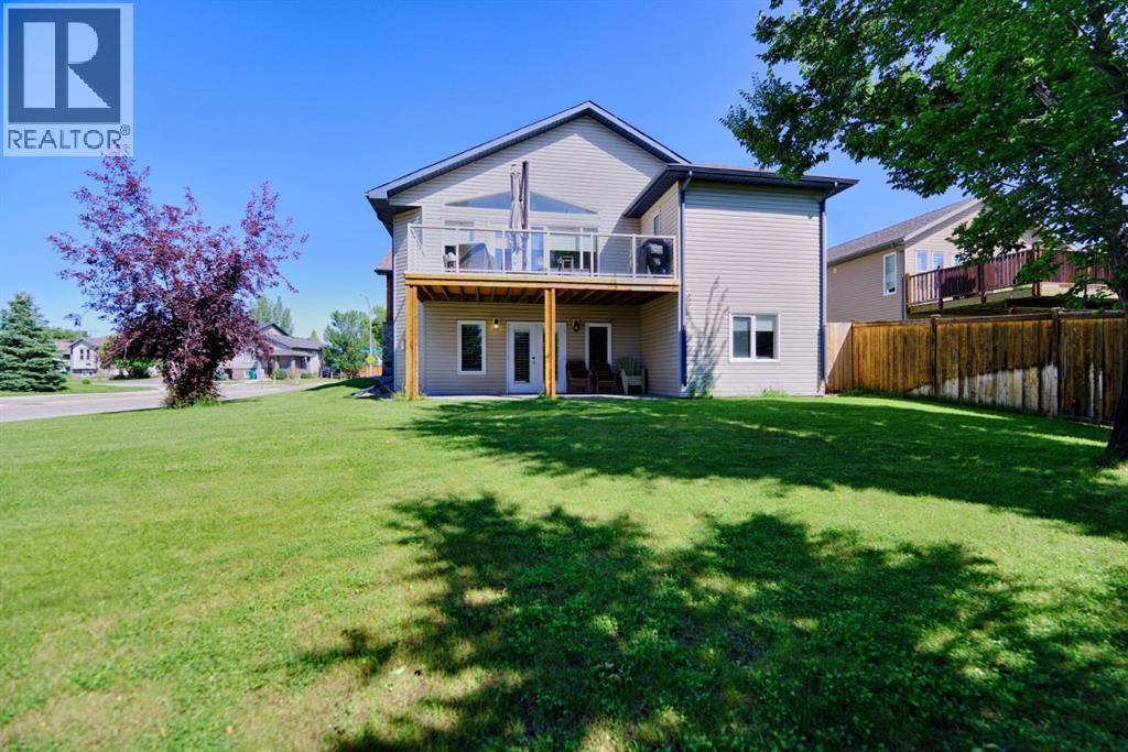 Single Family House Bi-level for Sale in  Mt Sunburst Place W Sunridge Lethbridge 