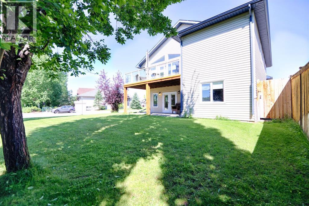 Single Family House Bi-level for Sale in  Mt Sunburst Place W Sunridge Lethbridge 