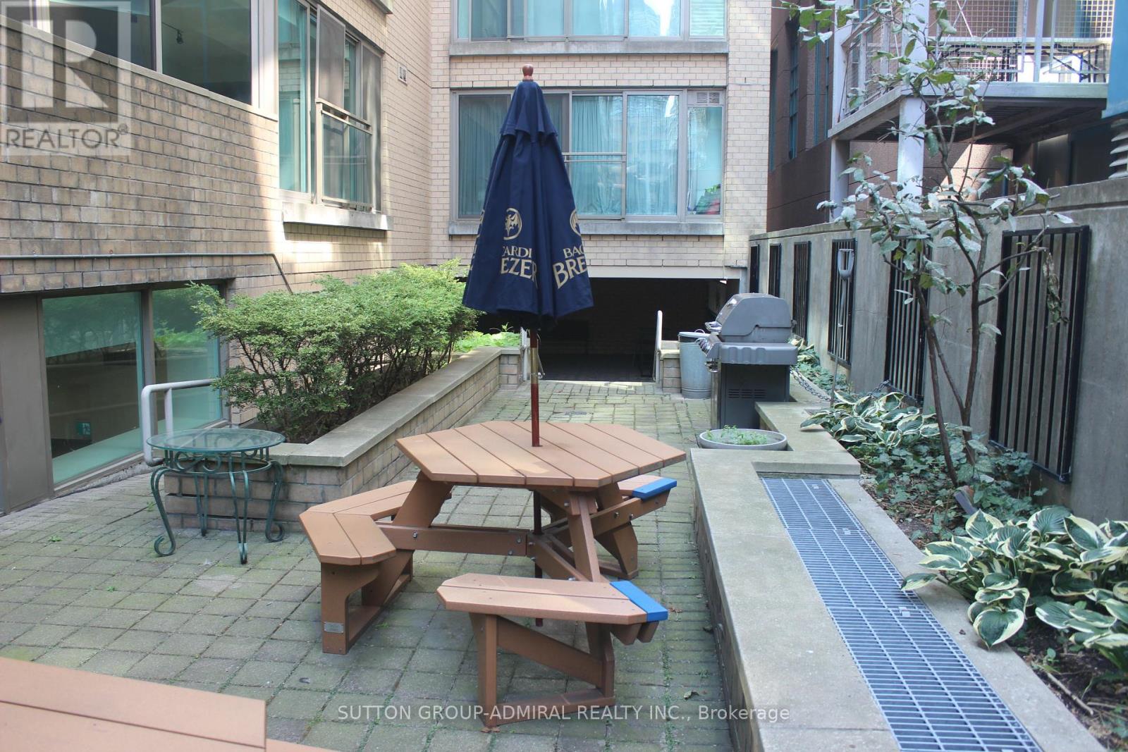 Photo 2 of 408 50 Camden Street, Toronto ON