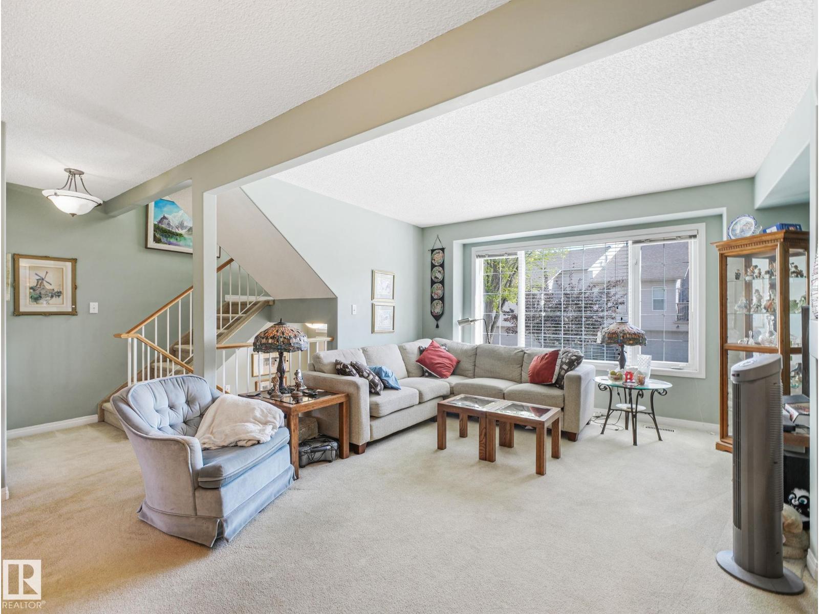 Photo 10 of 40 420 Hunters Gr Nw, Edmonton AB