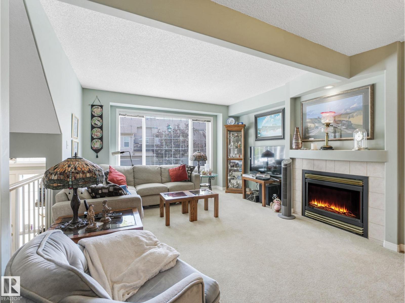 Photo 11 of 40 420 Hunters Gr Nw, Edmonton AB