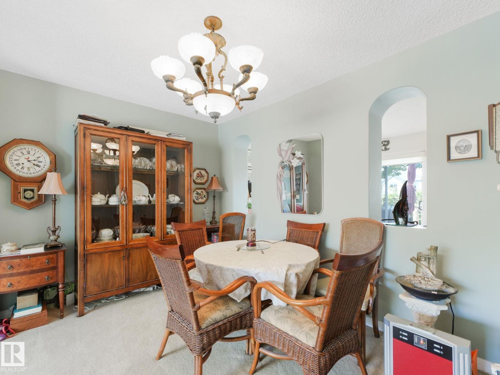 Photo 13 of 40 420 Hunters Gr Nw, Edmonton AB