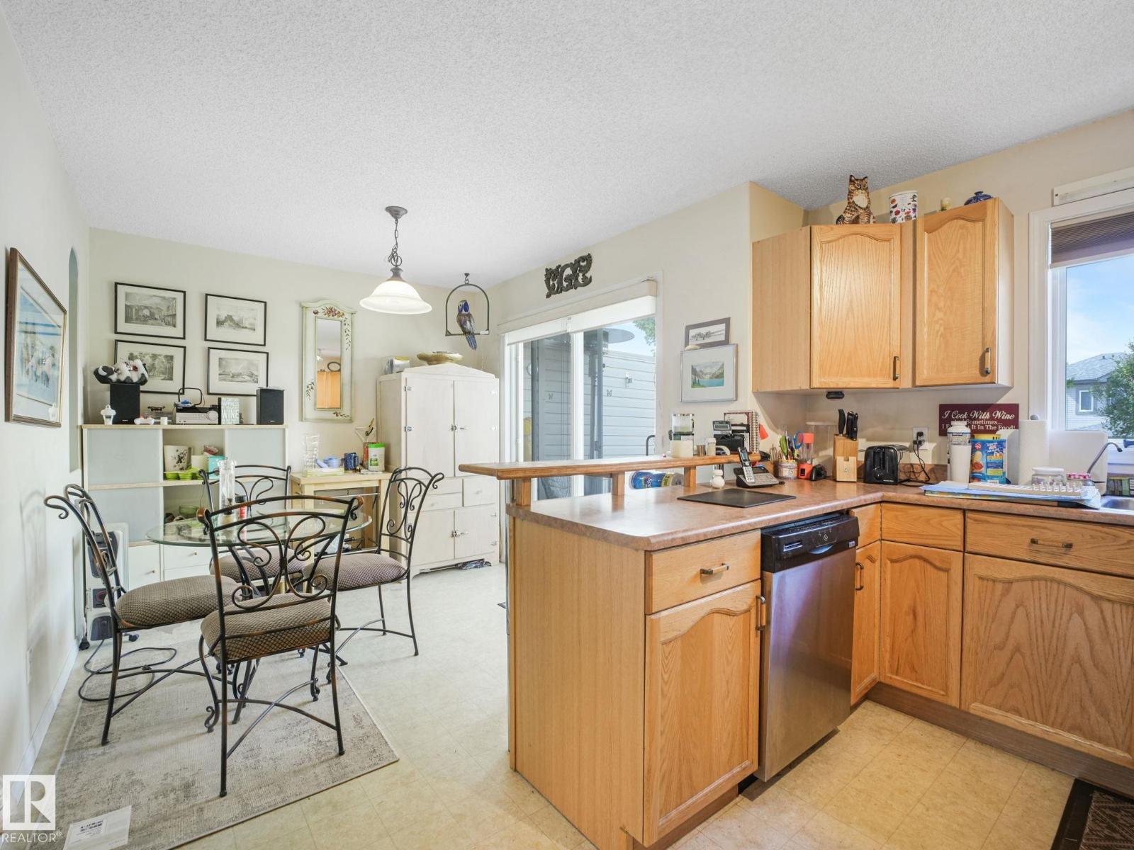 Photo 20 of 40 420 Hunters Gr Nw, Edmonton AB