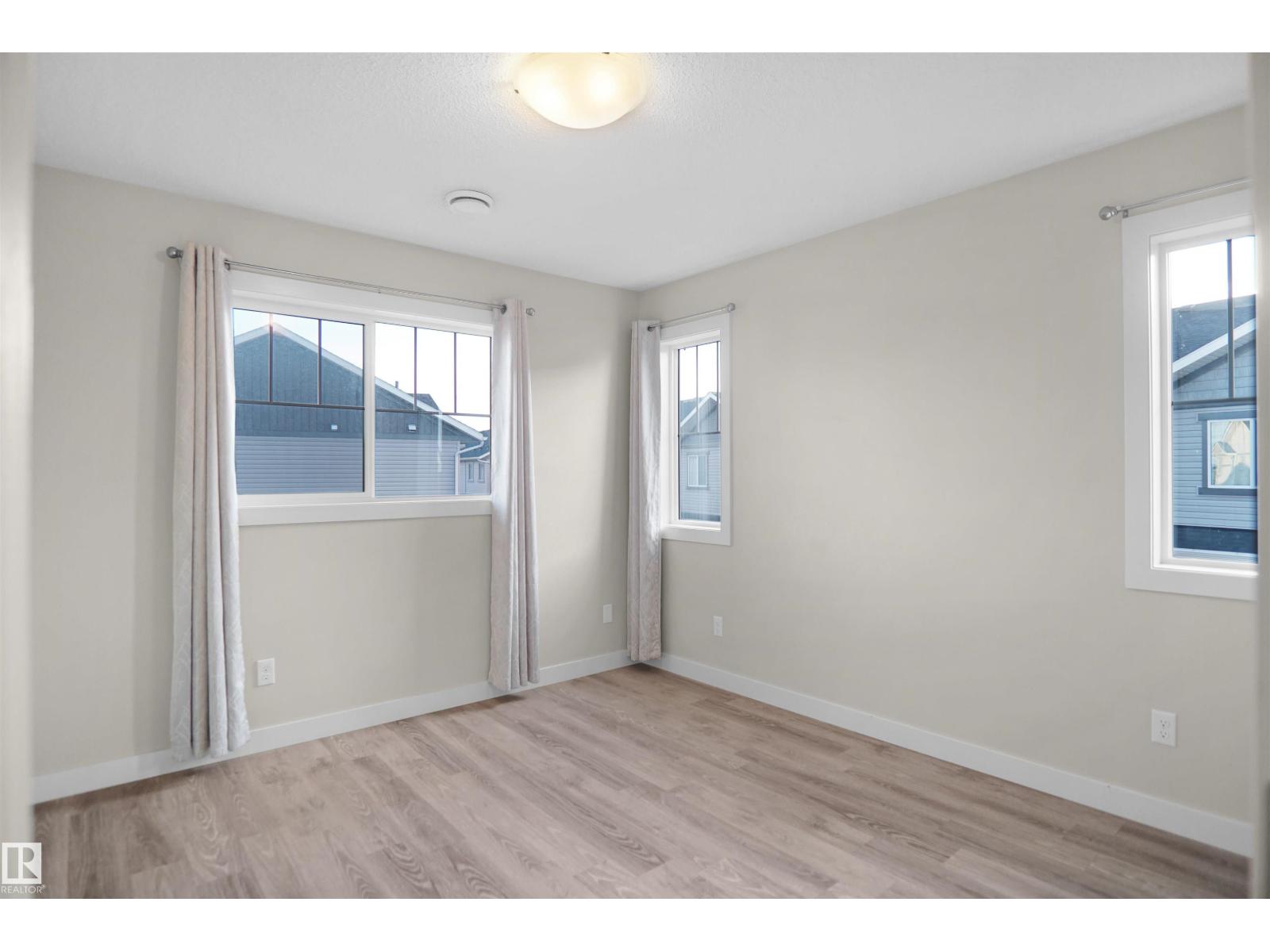 Photo 12 of 4 12815 Cumberland Rd Nw, Edmonton AB