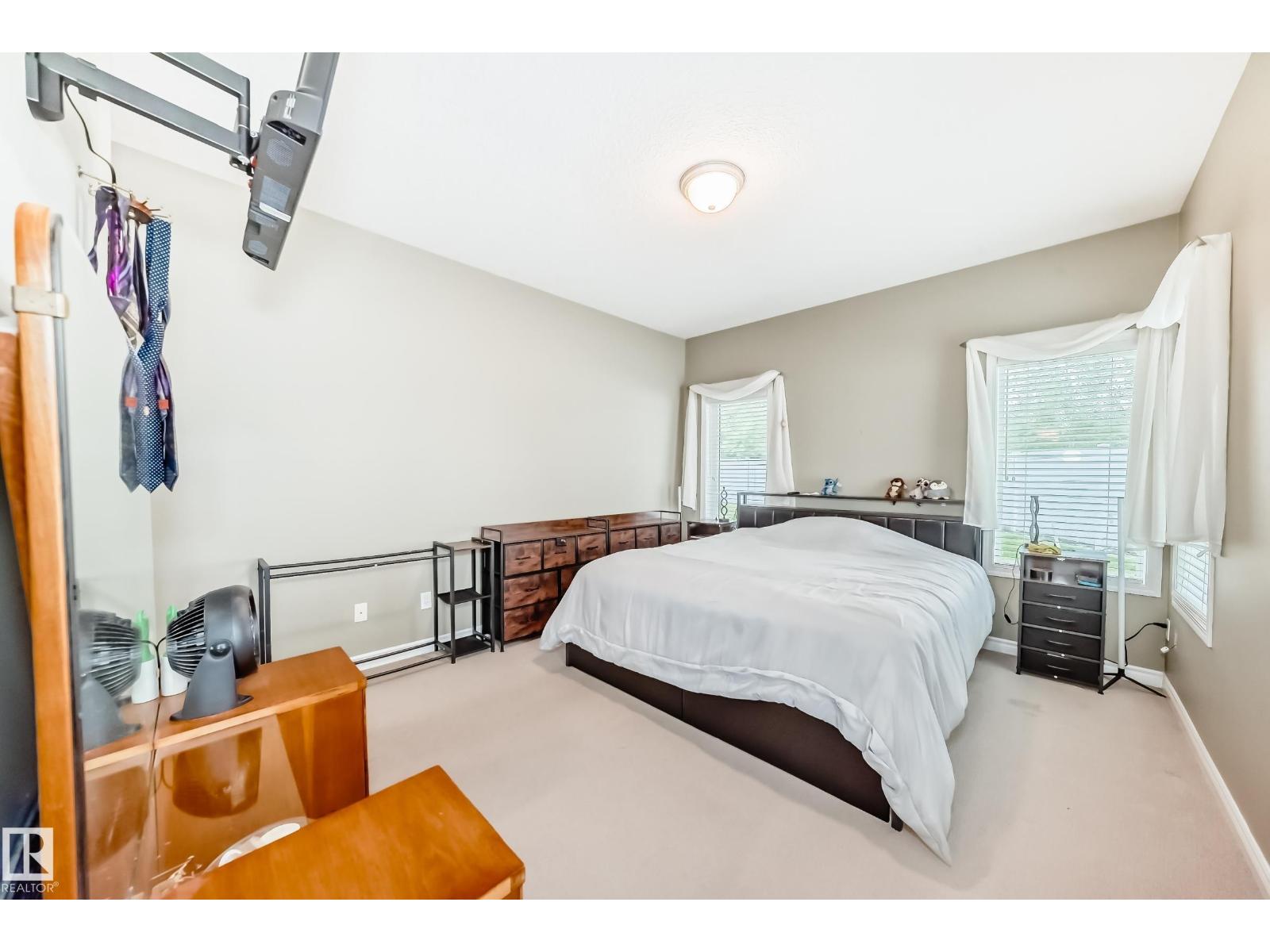 Photo 15 of 1 Hendrie Dr, Stony Plain AB