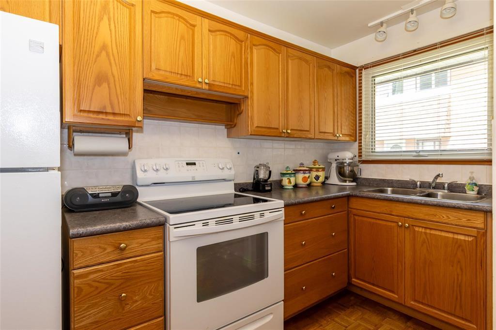 Photo 23 of 2 2871 Ness Avenue, Winnipeg MB