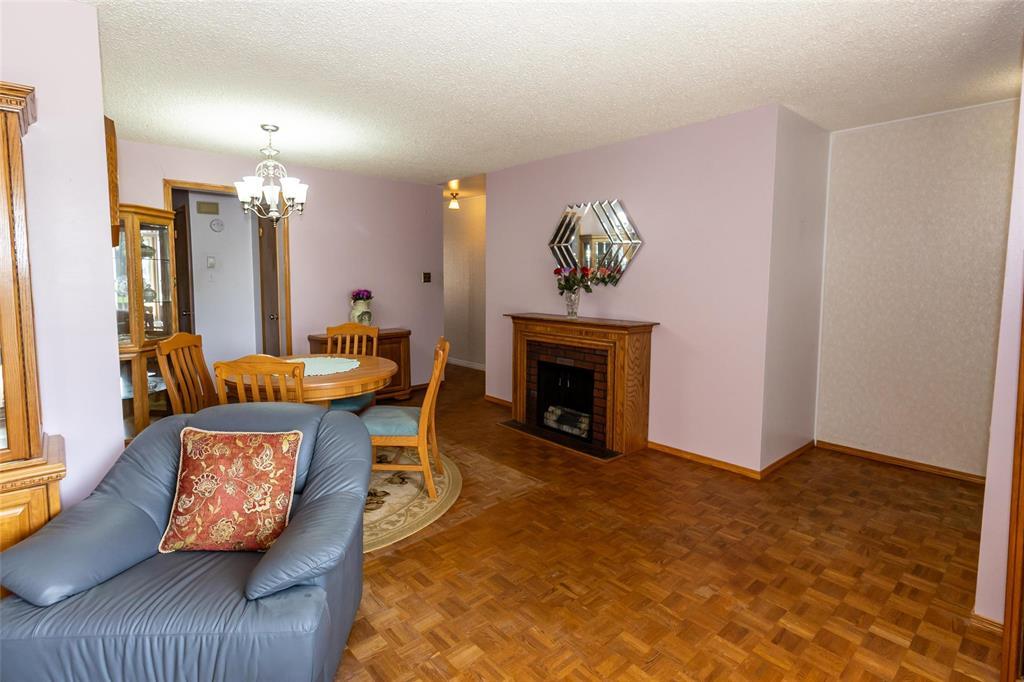 Photo 8 of 2 2871 Ness Avenue, Winnipeg MB