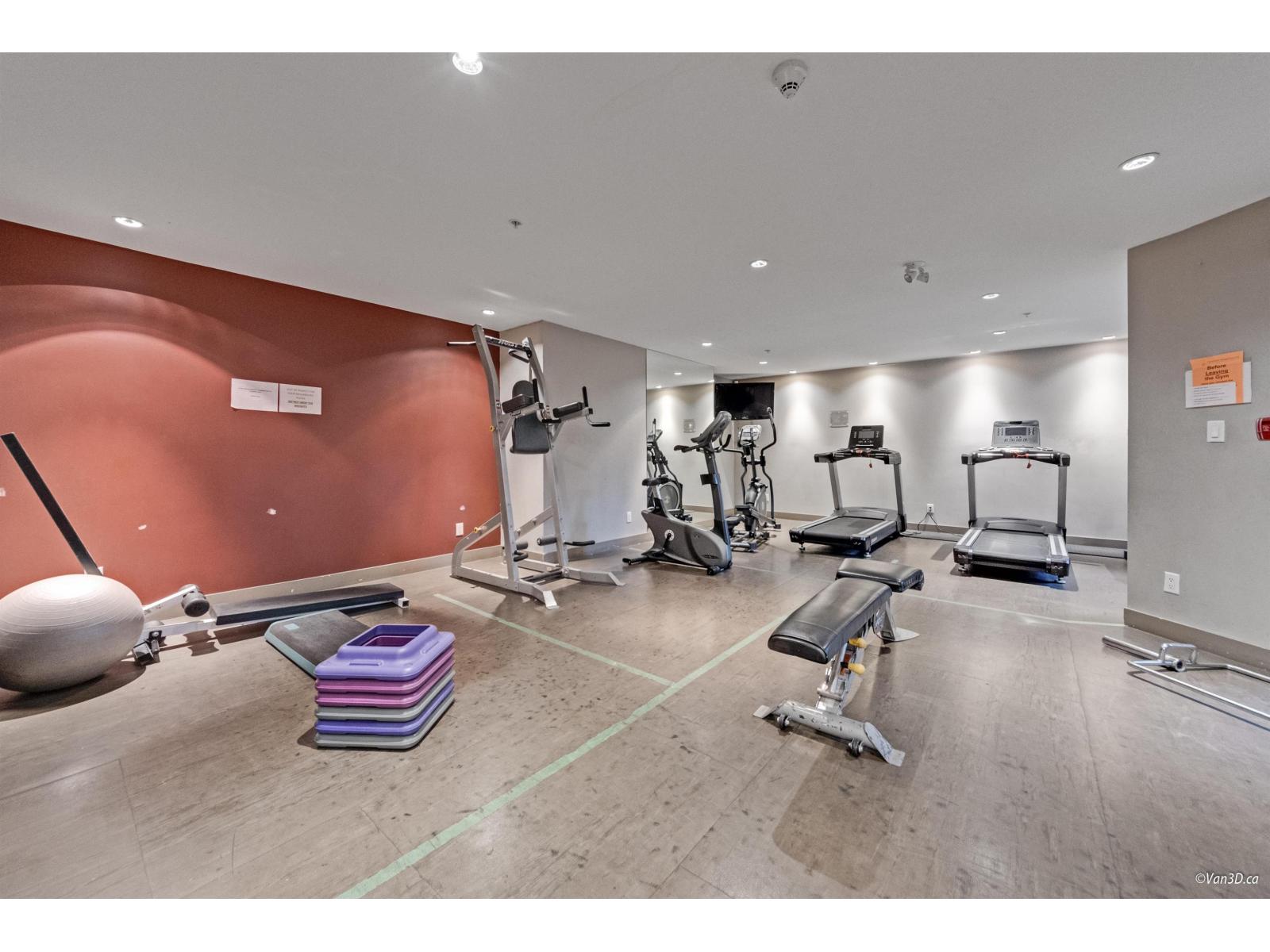 Photo 13 of 427 13733 107 A Avenue, Surrey BC