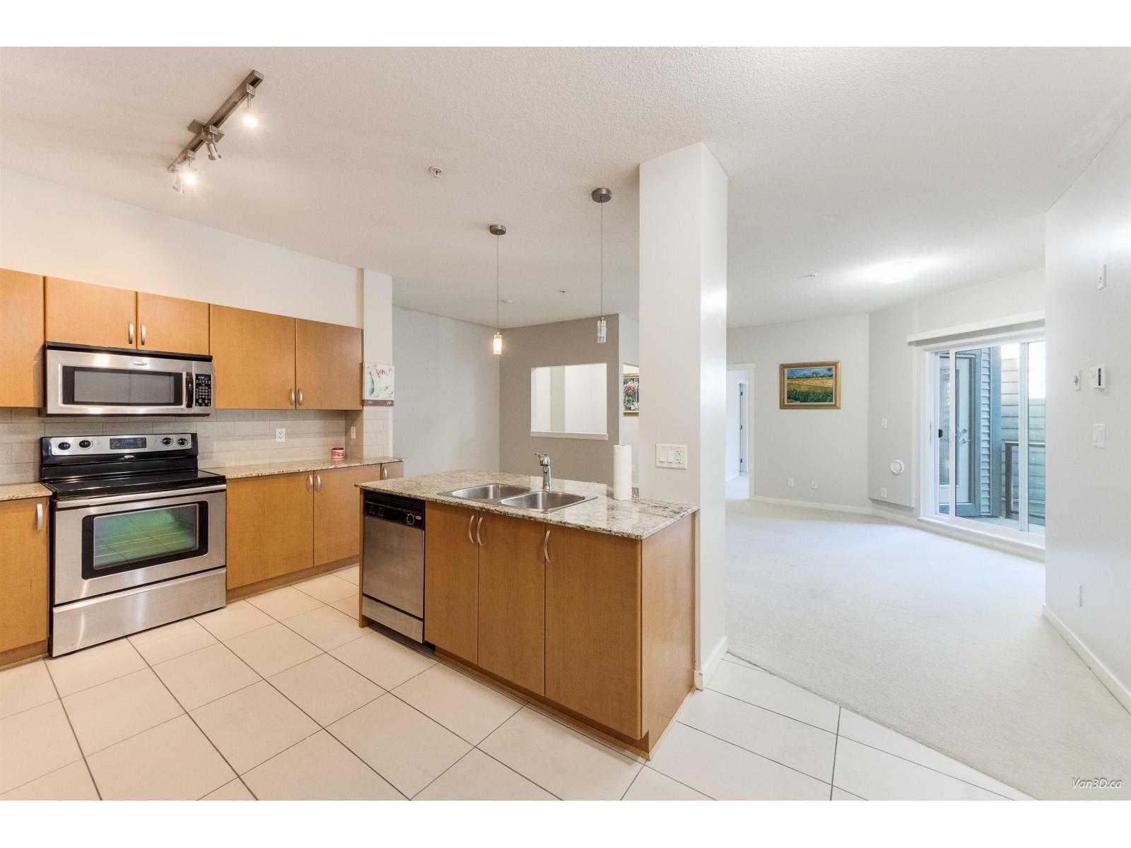 Photo 21 of 427 13733 107 A Avenue, Surrey BC