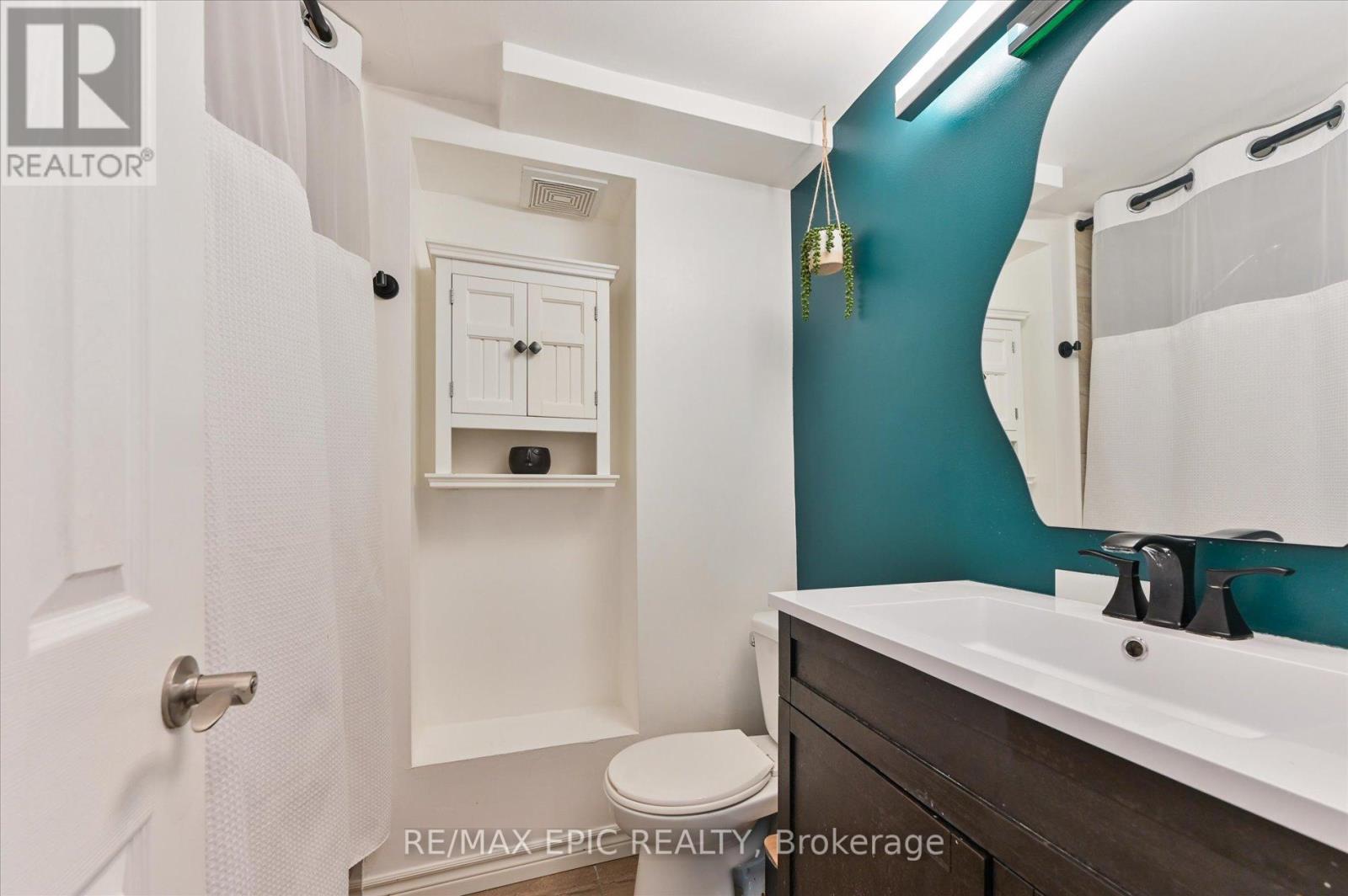 Photo 12 of Lower 2683 Truscott Drive, Mississauga ON