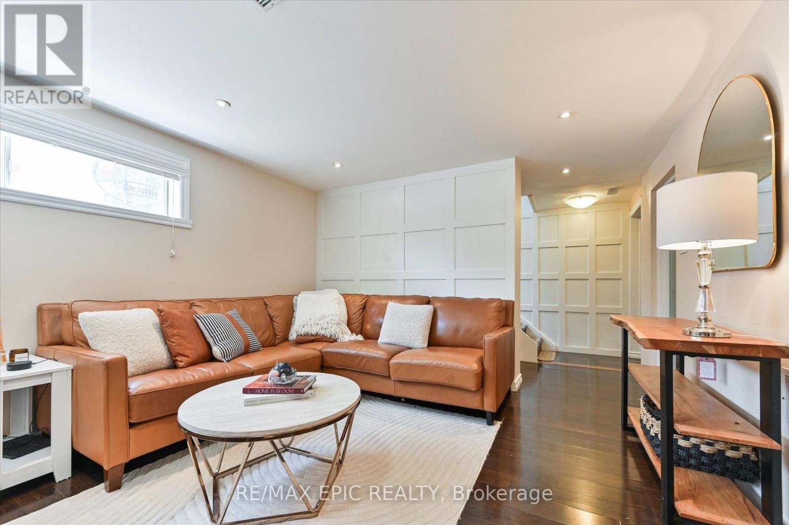Photo 4 of Lower 2683 Truscott Drive, Mississauga ON