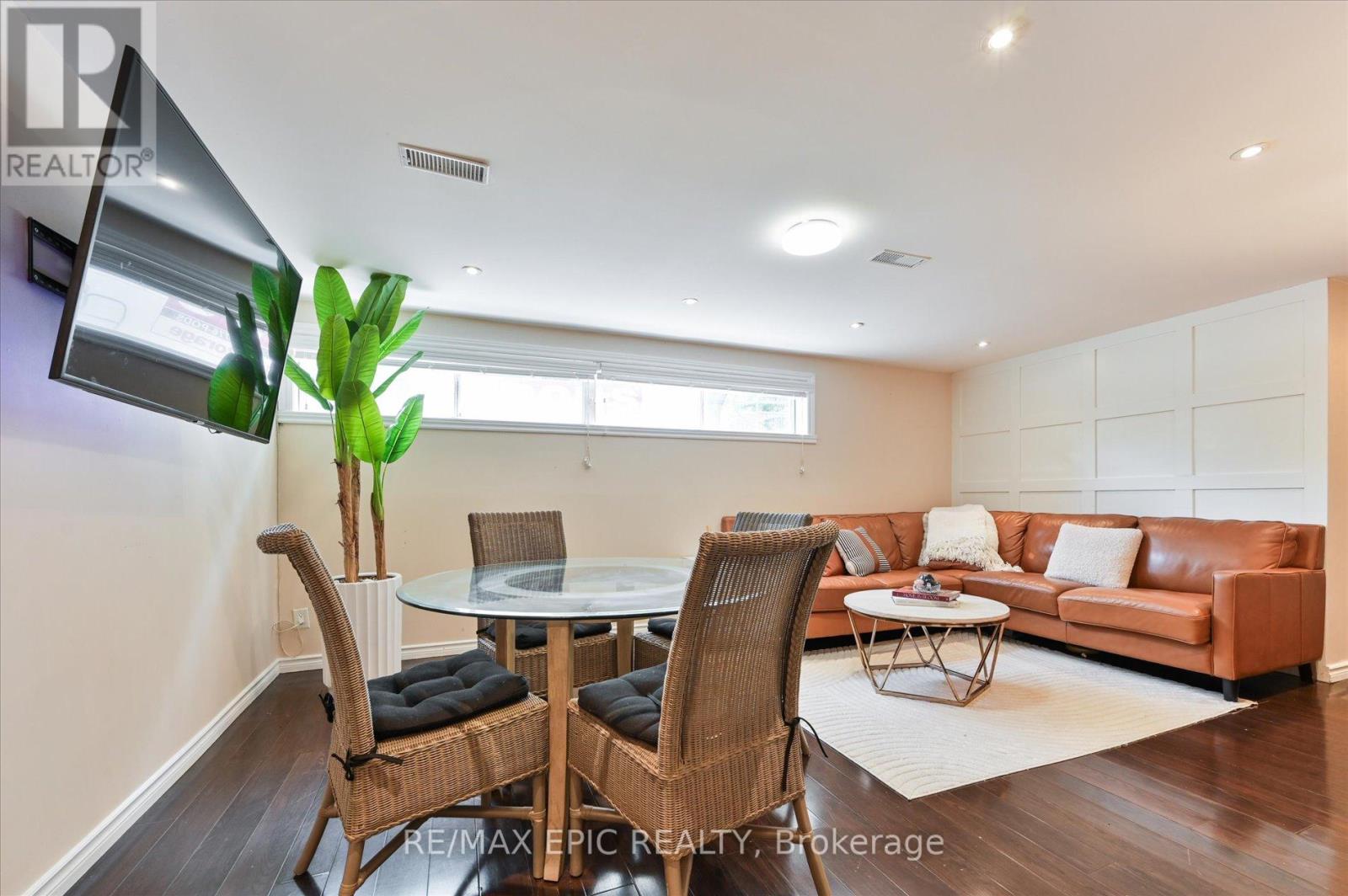 Photo 5 of Lower 2683 Truscott Drive, Mississauga ON