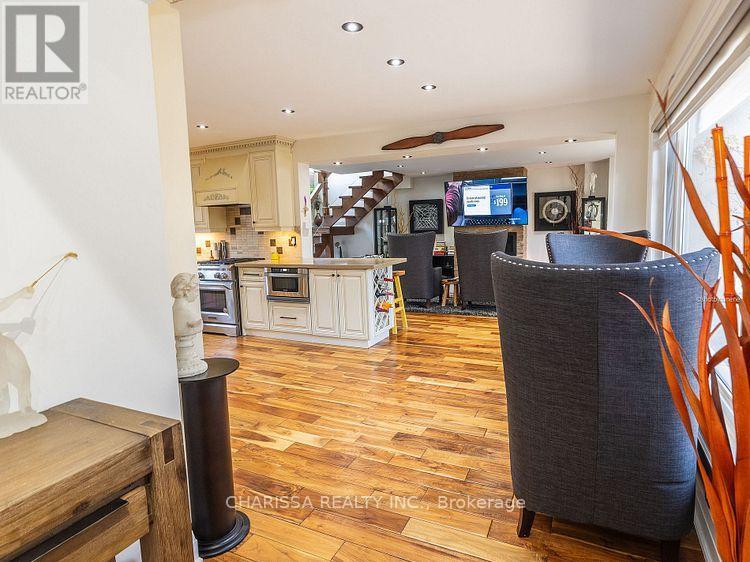 Photo 11 of Upper 60 Belvedere Drive, Oakville ON
