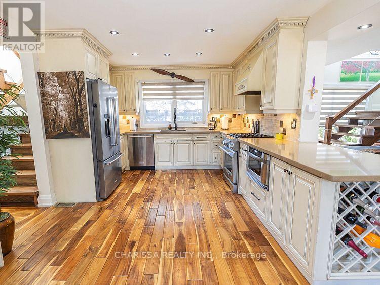 Photo 9 of Upper 60 Belvedere Drive, Oakville ON