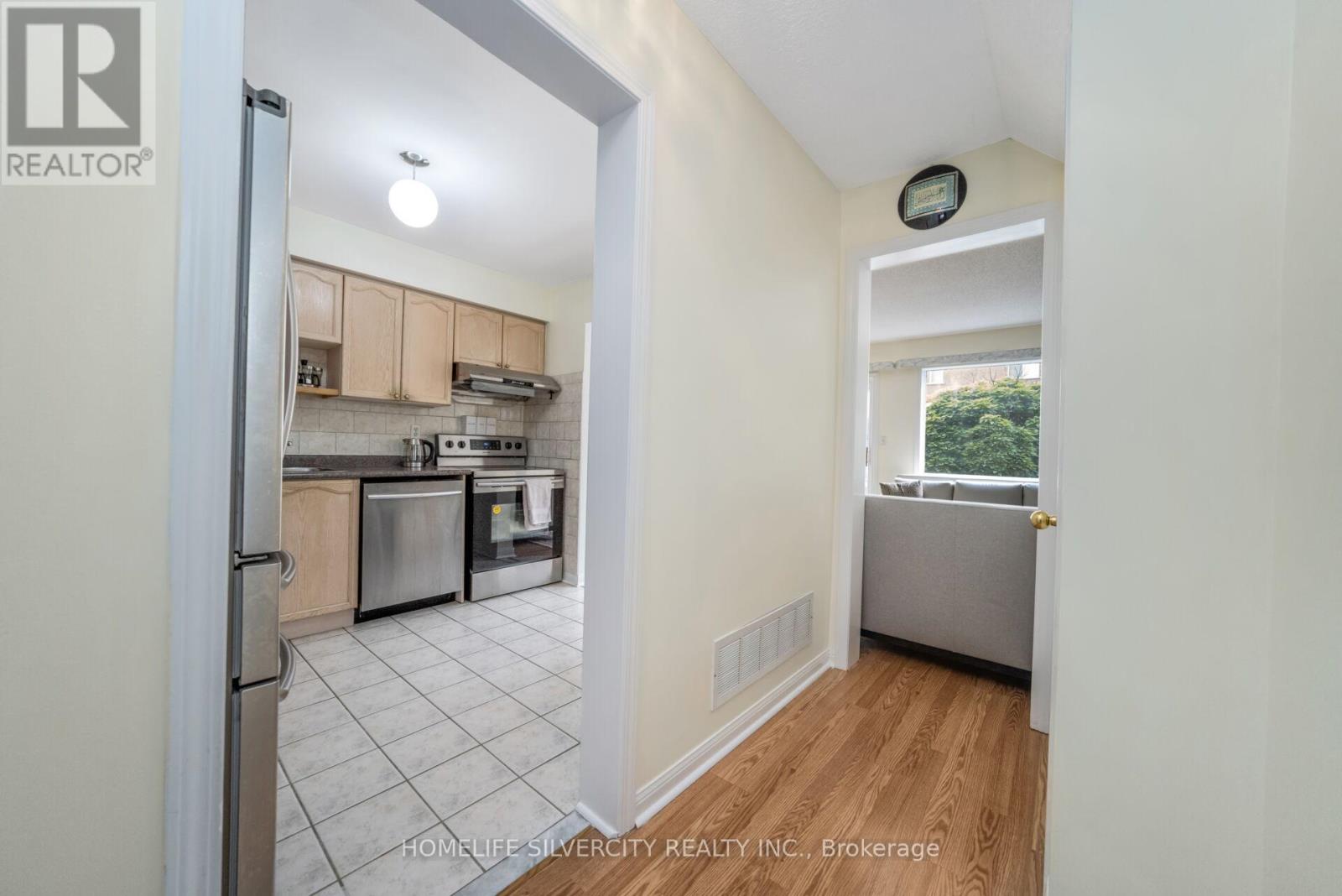 Photo 10 of 85 Dandelion Road, Brampton ON