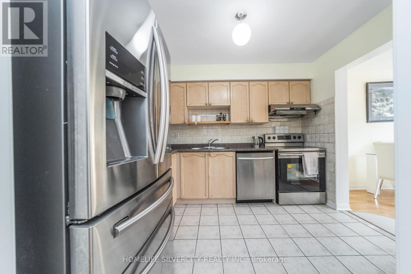 Photo 11 of 85 Dandelion Road, Brampton ON