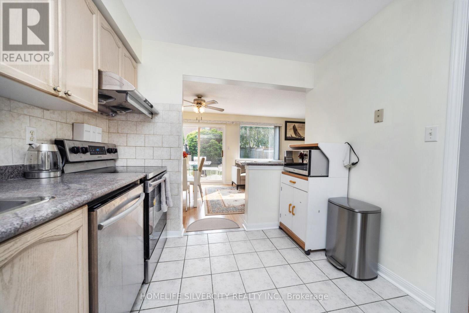 Photo 14 of 85 Dandelion Road, Brampton ON