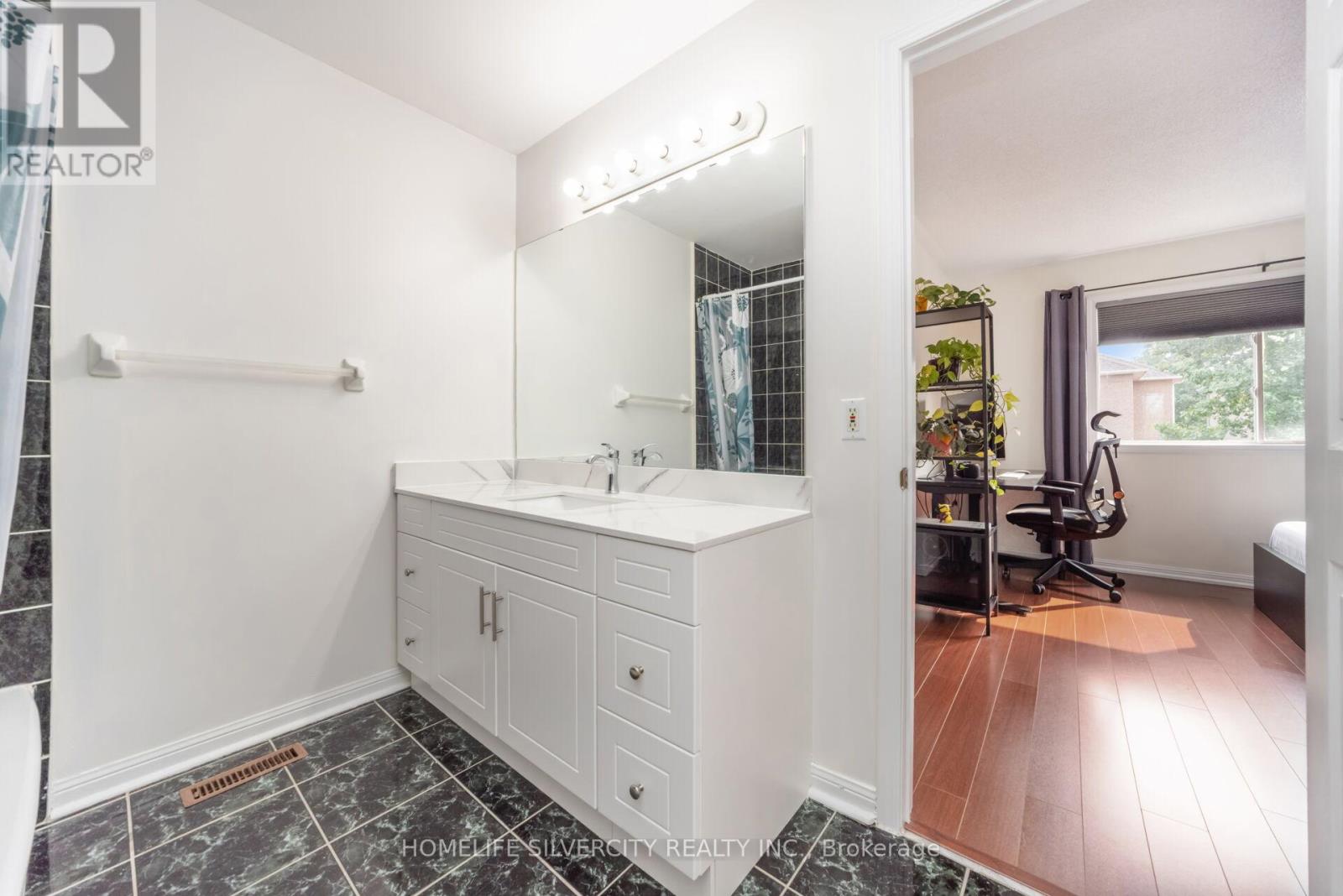 Photo 29 of 85 Dandelion Road, Brampton ON