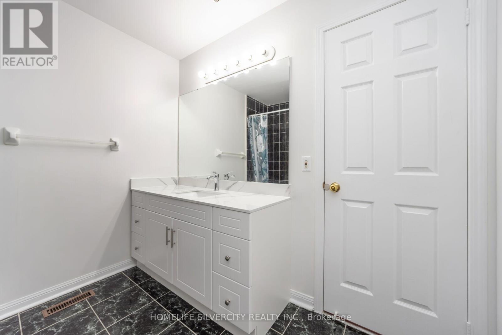 Photo 30 of 85 Dandelion Road, Brampton ON