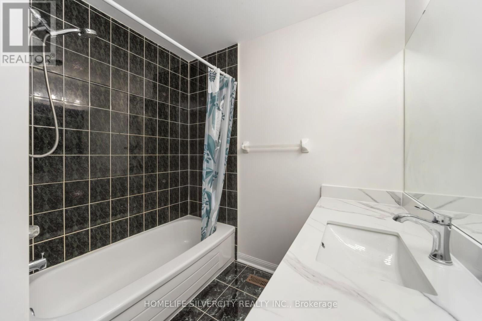 Photo 31 of 85 Dandelion Road, Brampton ON