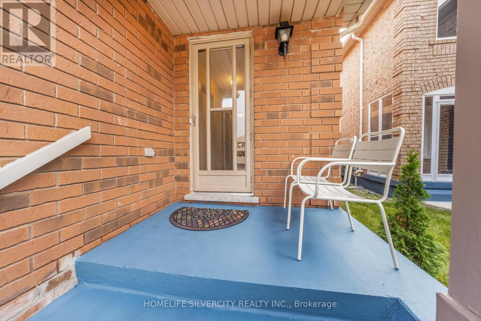 Photo 5 of 85 Dandelion Road, Brampton ON