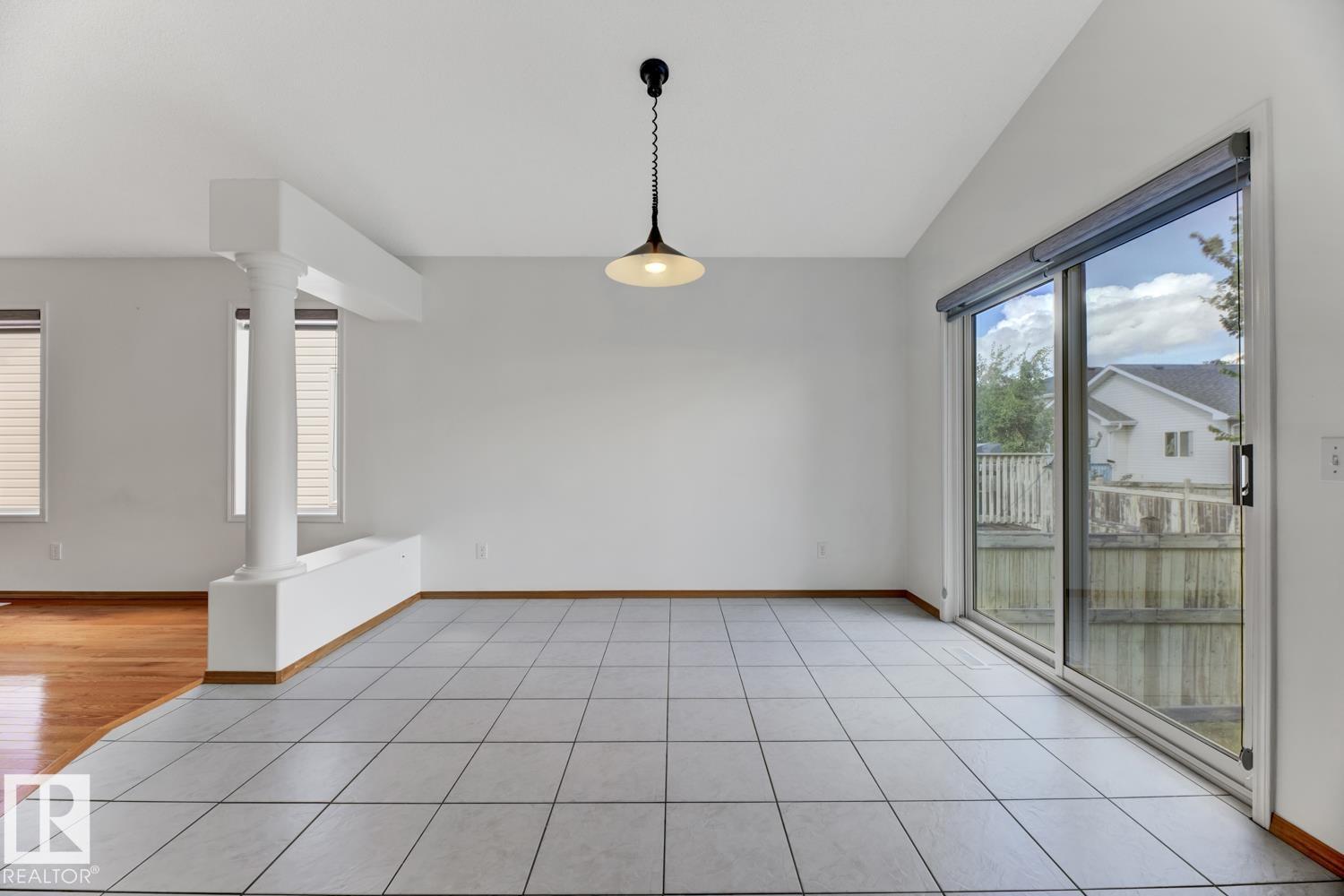 Photo 14 of 11413 118 A St Nw, Edmonton AB