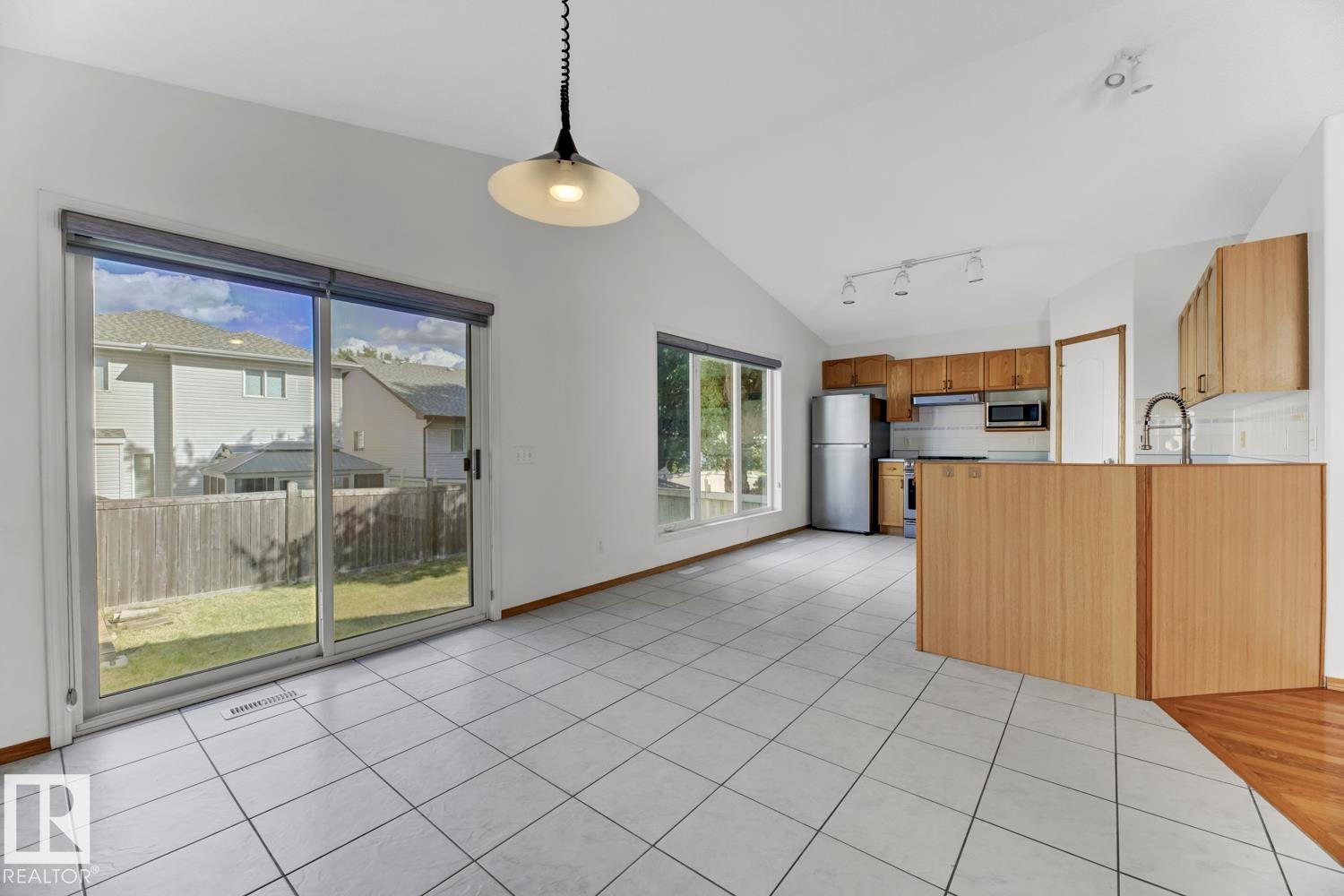 Photo 16 of 11413 118 A St Nw, Edmonton AB
