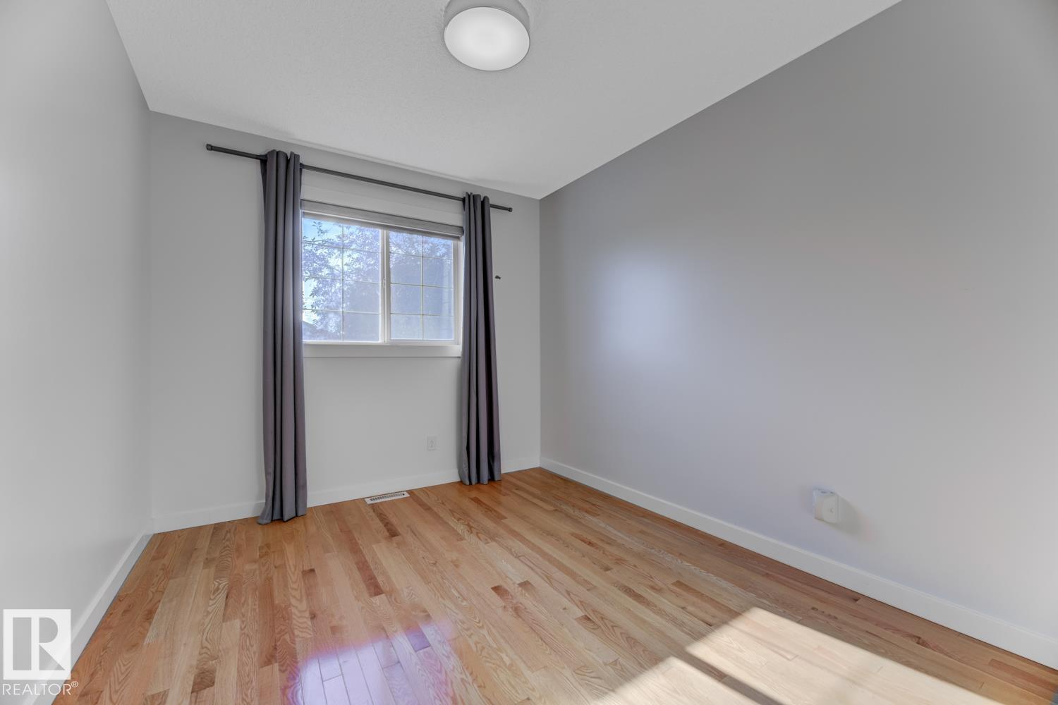 Photo 24 of 11413 118 A St Nw, Edmonton AB