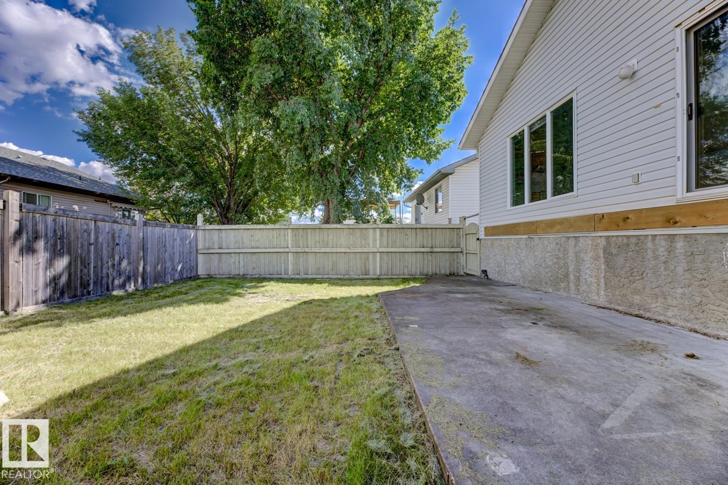 Photo 4 of 11413 118 A St Nw, Edmonton AB