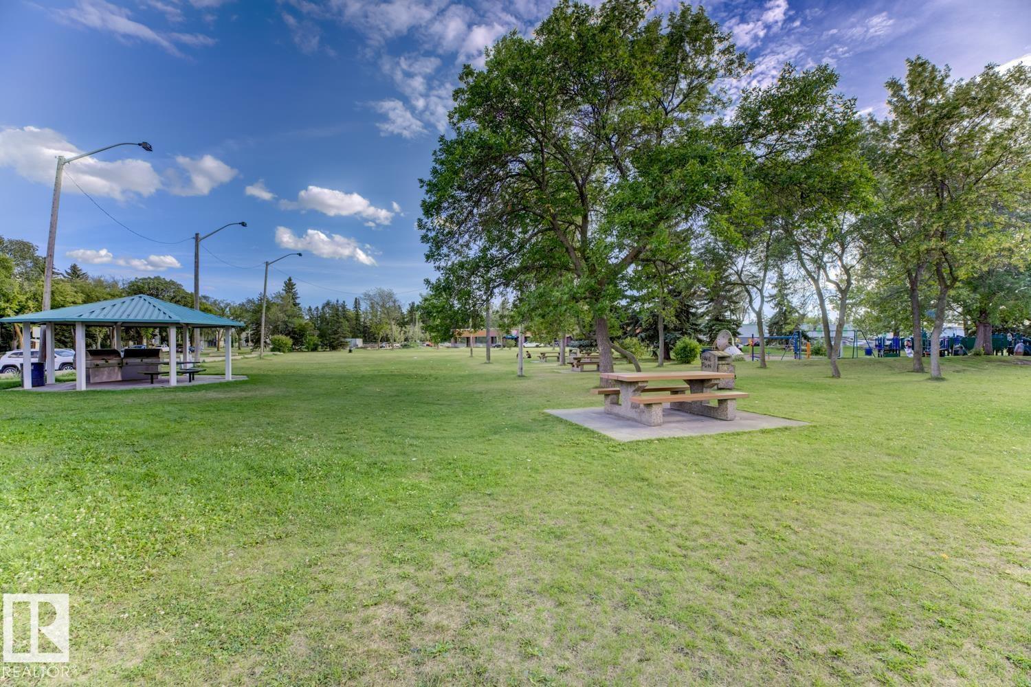Photo 13 of 11413 118 A St Nw, Edmonton AB