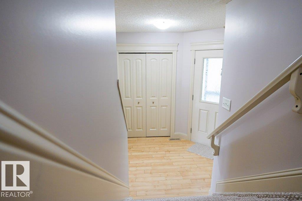 Photo 21 of 2119 28 St Nw, Edmonton AB
