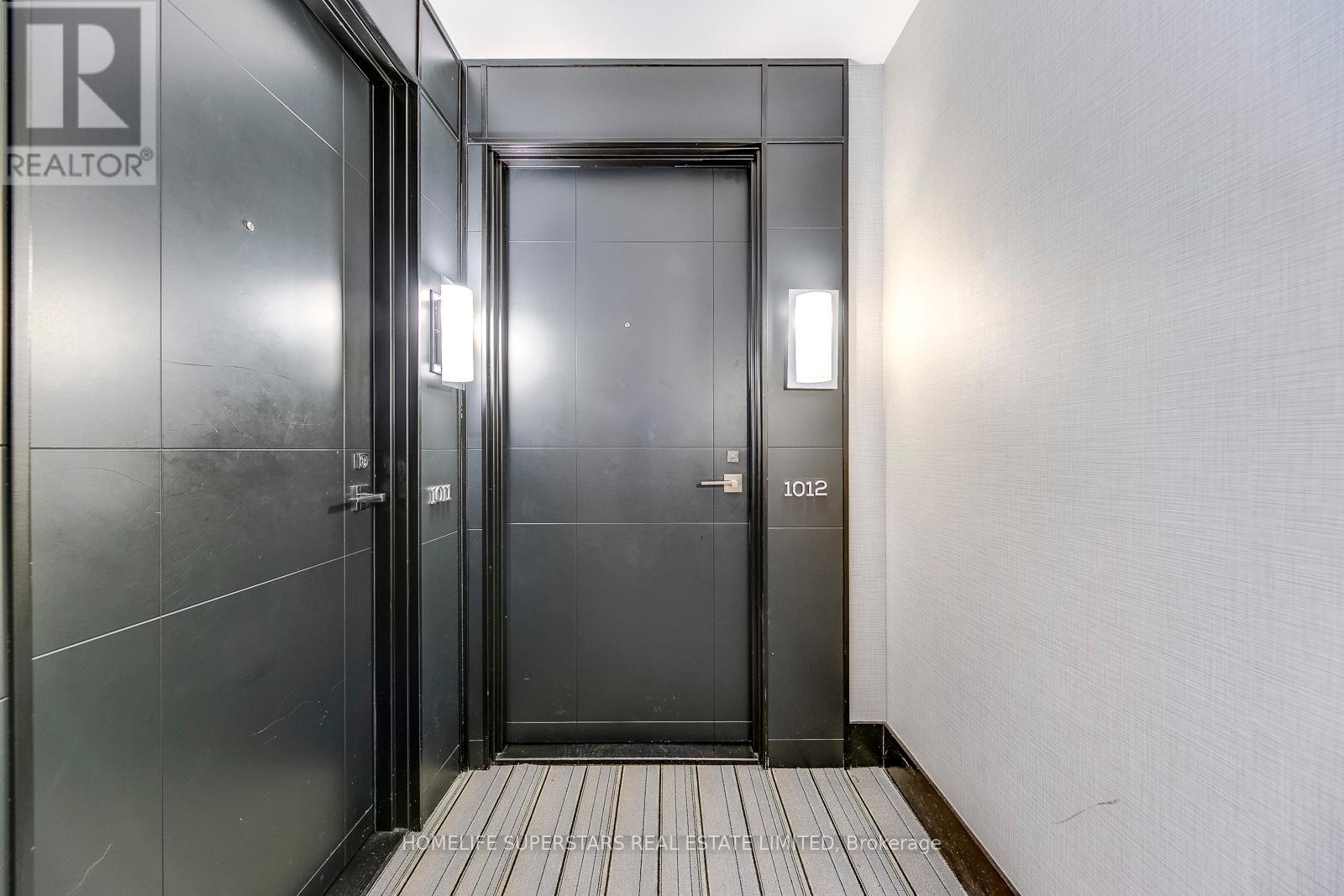 Photo 5 of 1012 98 Lillian Street, Toronto ON