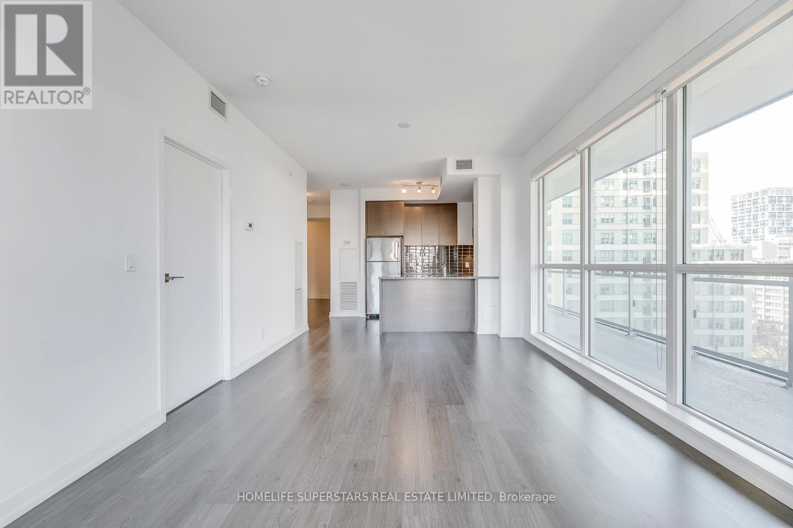 Photo 8 of 1012 98 Lillian Street, Toronto ON