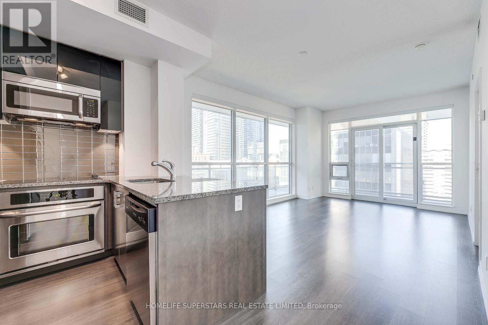 Photo 6 of 1012 98 Lillian Street, Toronto ON