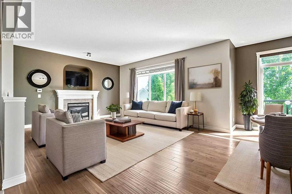 Photo 13 of 521 Westmount Close, Okotoks AB