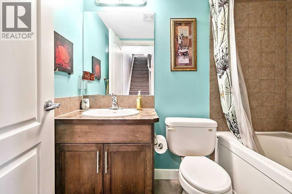 Photo 36 of 521 Westmount Close, Okotoks AB
