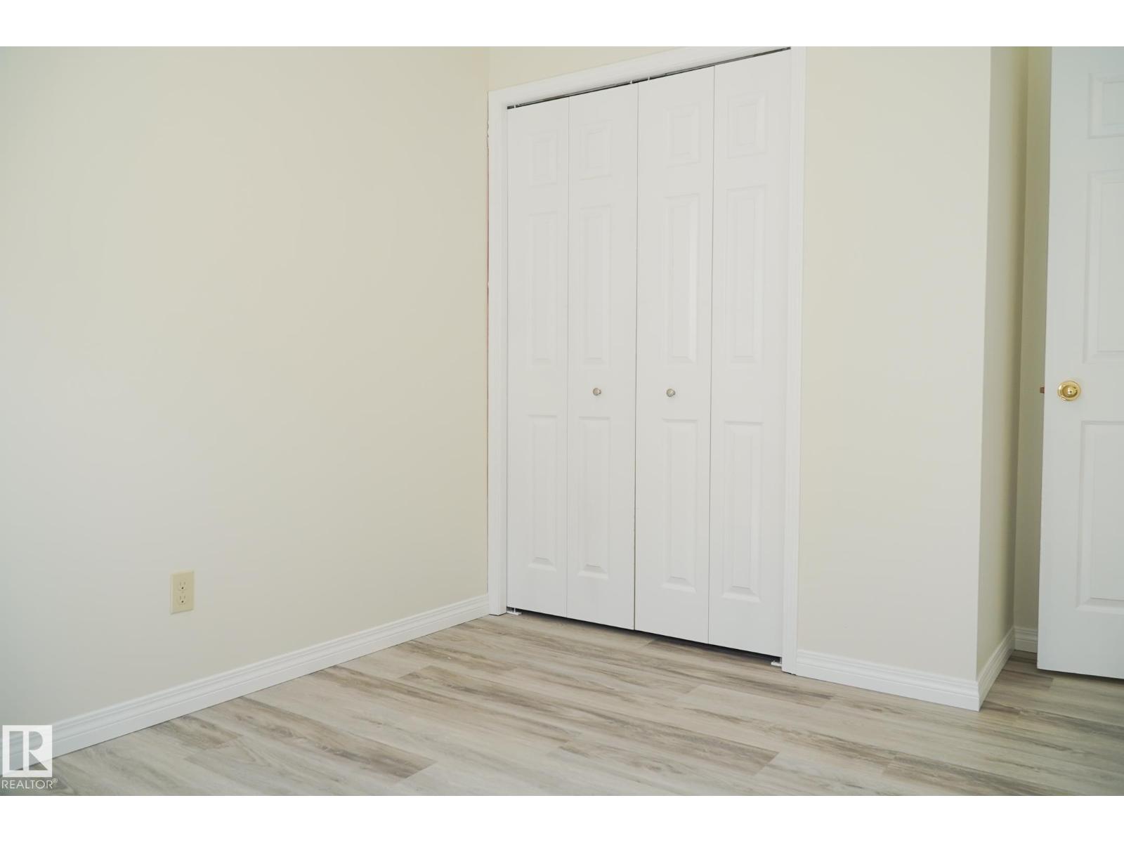 Photo 11 of 7271 190 A St Nw, Edmonton AB