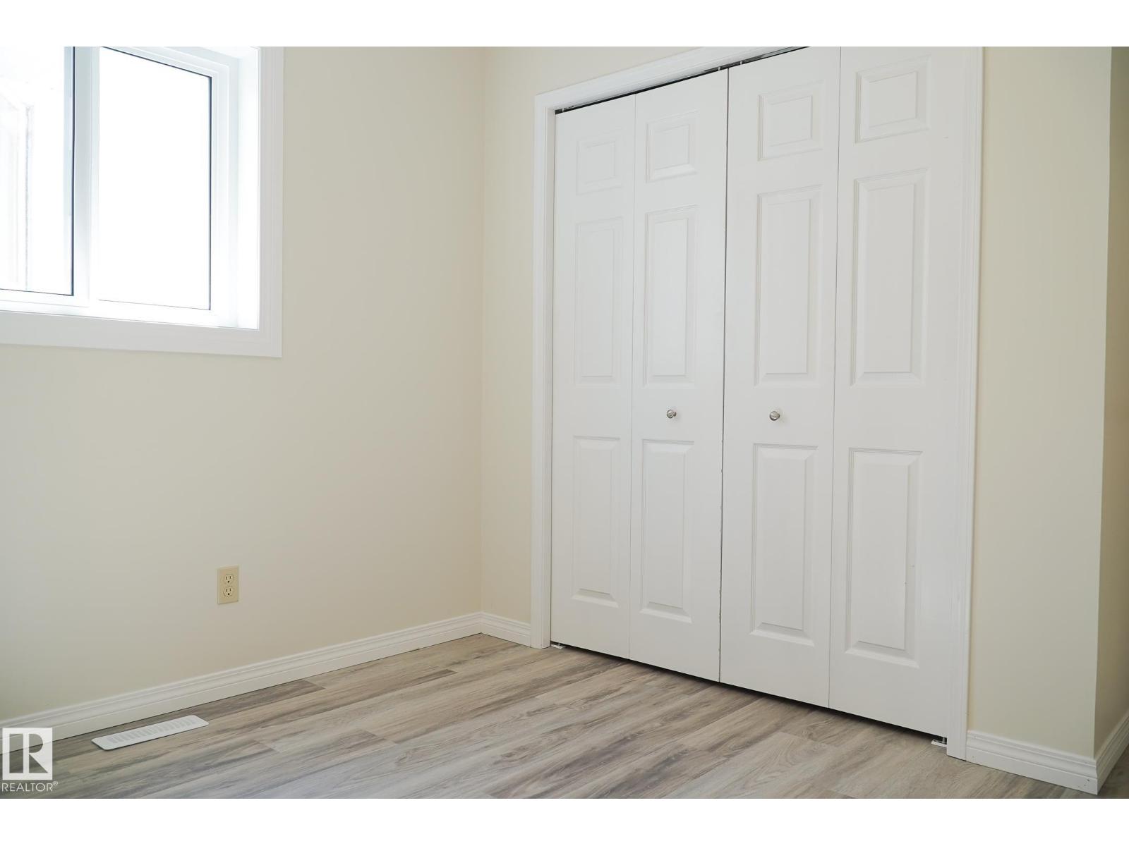 Photo 13 of 7271 190 A St Nw, Edmonton AB