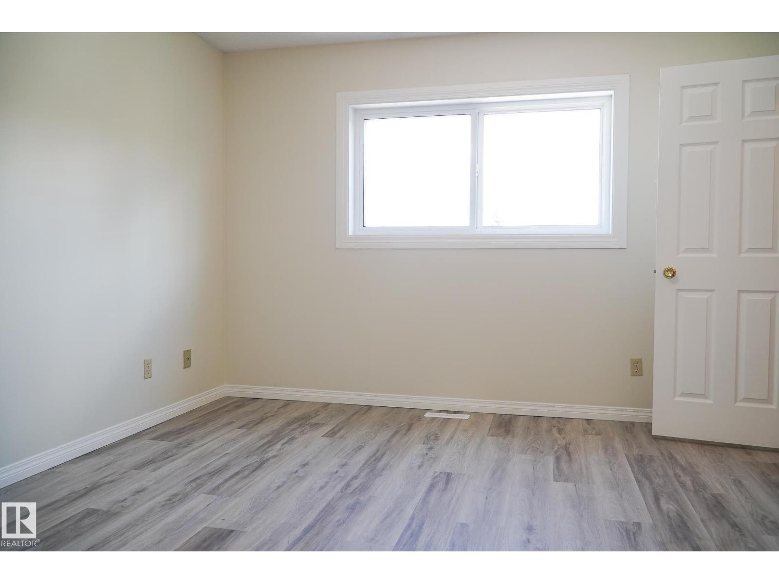 Photo 15 of 7271 190 A St Nw, Edmonton AB