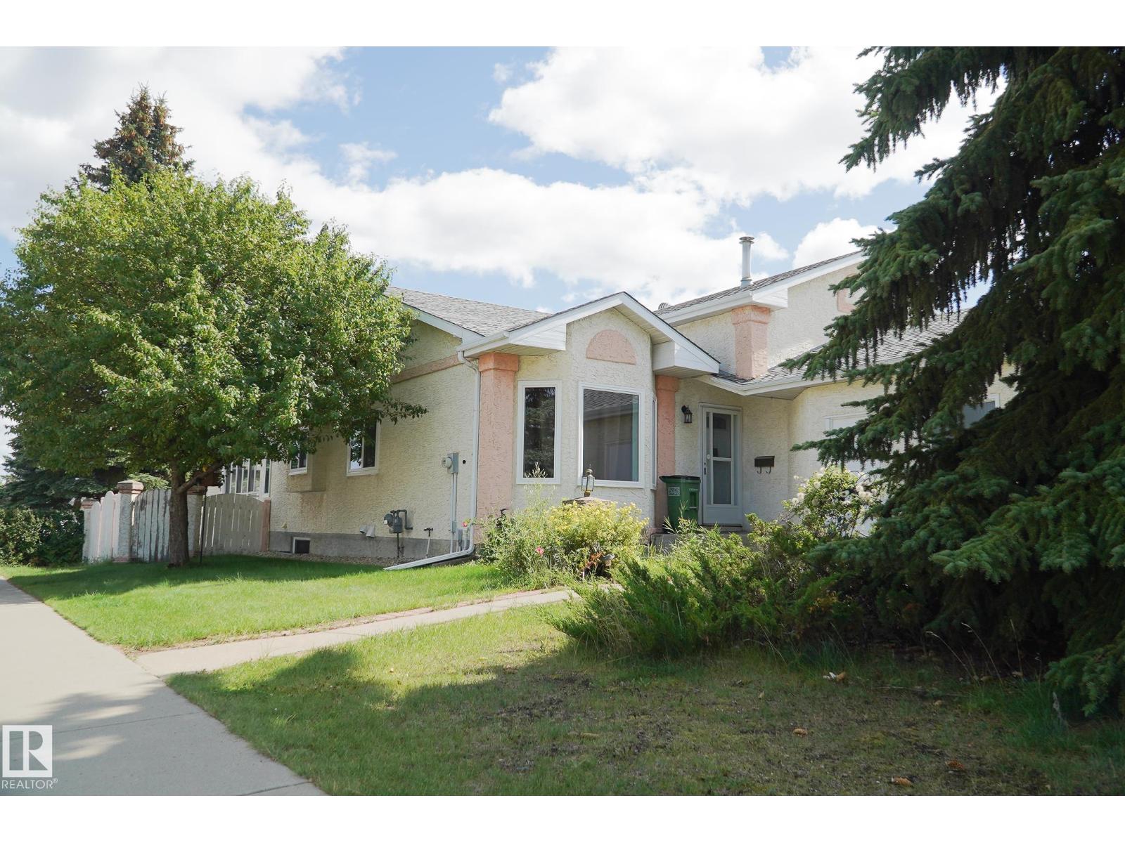 Photo 2 of 7271 190 A St Nw, Edmonton AB